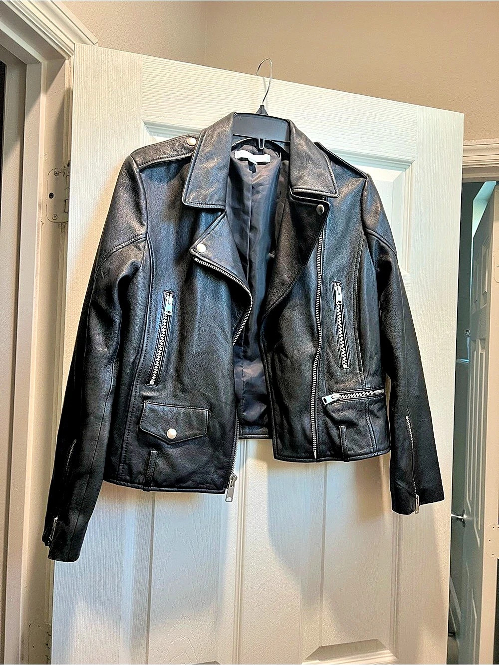 ANTONIO MELANI Women's Leather Moto Jacket without a belt Size Medium